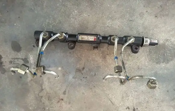 Ford Mondeo Mk III Fuel main line pipe 2S7Q9D280AE r9144z050b