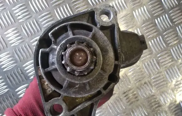 Volkswagen Golf III Starter motor 455930