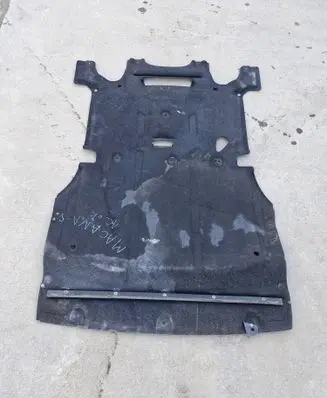 Porsche Macan (95B) Engine splash shield/under tray