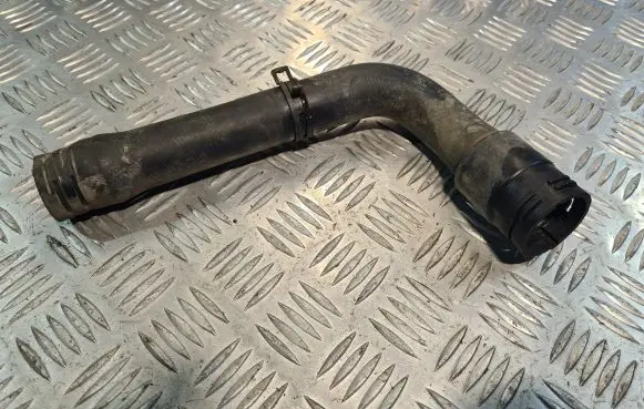 Volkswagen PASSAT B5 Engine coolant pipe/hose