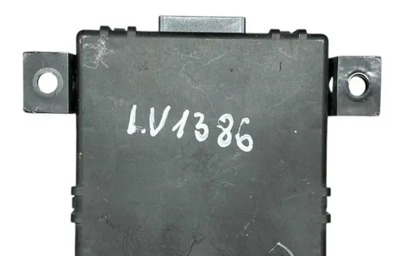 Audi A4 S4 B6 8E 8H Gateway control module 8T0907468H