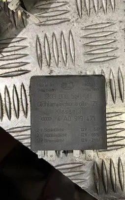 Audi A6 S6 C4 4A Light relay 4A0919471