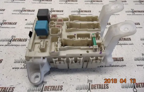 Toyota RAV 4 (XA30) Fuse module 8273042010