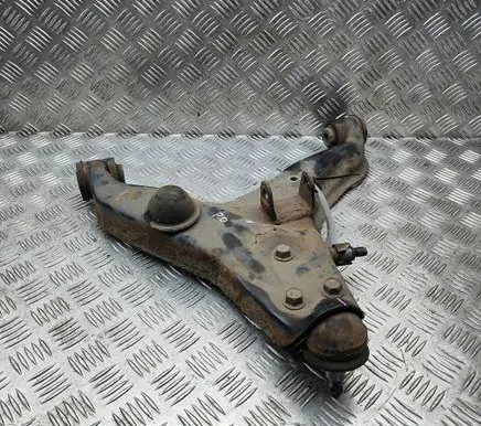 Mitsubishi L200 Front lower control arm/wishbone 4013A472