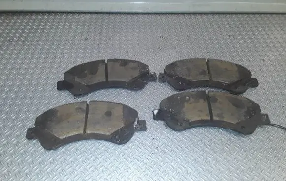 Ford Transit Brake pads (front) 