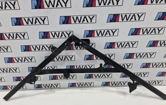 BMW X1 E84 Front strut bar 6850136