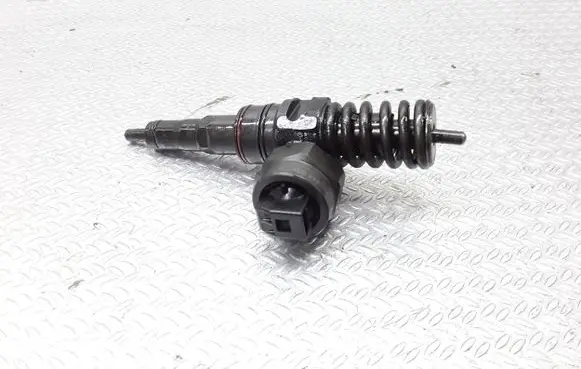 Volkswagen Sharan Fuel injector 038130073AC
