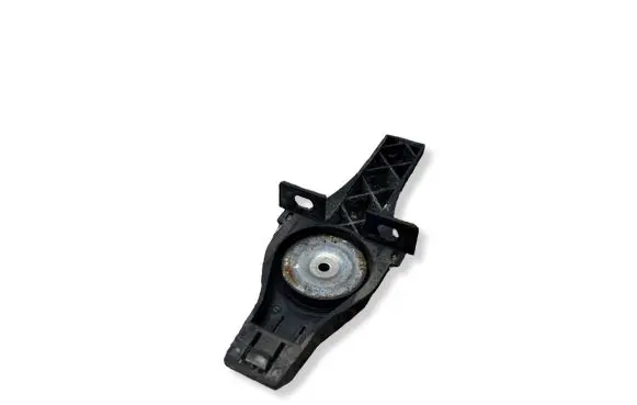Audi Q3 8U Radiator mount bracket 8K0805201A