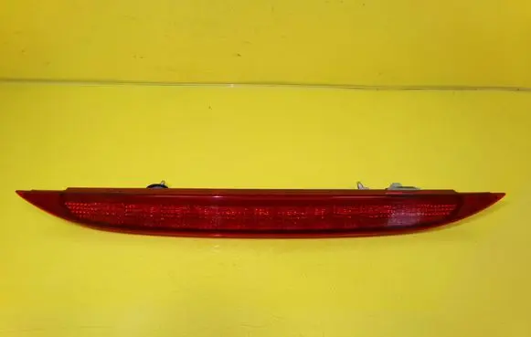 Mazda 5 Third/center stoplight D46151580