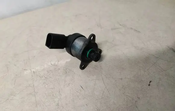 Mercedes-Benz S W222 Fuel pressure regulator 0928400763