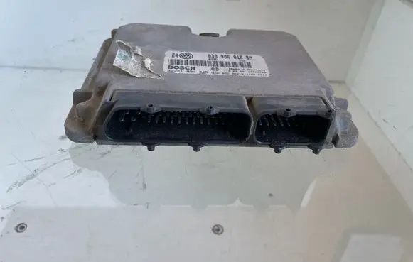 Volkswagen Golf IV Engine control unit/module 038906018BM 0281001846 28SA3729