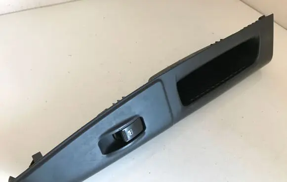 Hyundai Getz Electric window control switch 935801C100