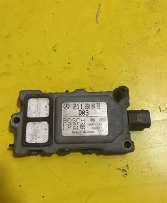 Mercedes-Benz E W211 Comfort/convenience module 2118300472