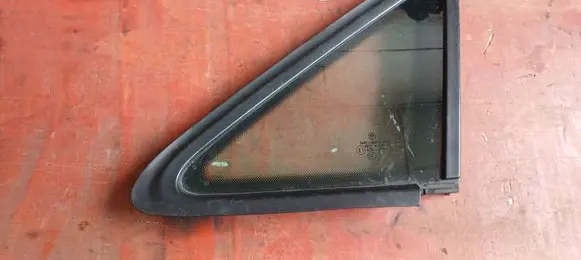 Volkswagen Caddy Front triangle window/glass 2K0845411C