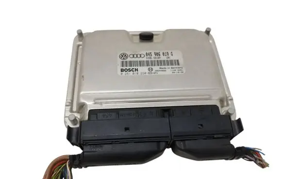 Audi A2 Engine control unit/module 045906019G 0281010220 28SA4882