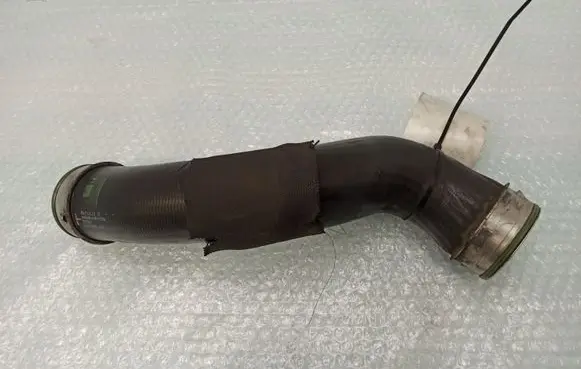 Mercedes-Benz E W211 Intercooler hose/pipe A2115284282