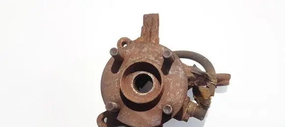 Nissan Sunny Front wheel hub