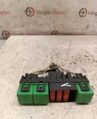 Citroen Berlingo Fuse module 12V35A03531