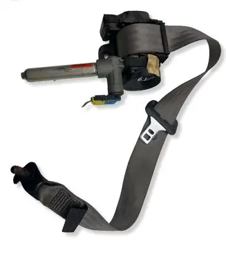 Volvo S80 Middle seatbelt (rear) 04243 0090