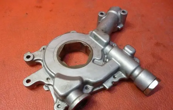 Saab 9-5 Oil pump 
