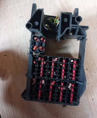 Mercedes-Benz E W210 Fuse box set 0015458401