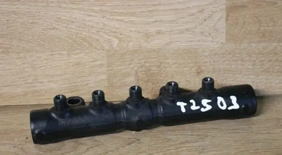 Toyota Avensis T250 Fuel main line pipe