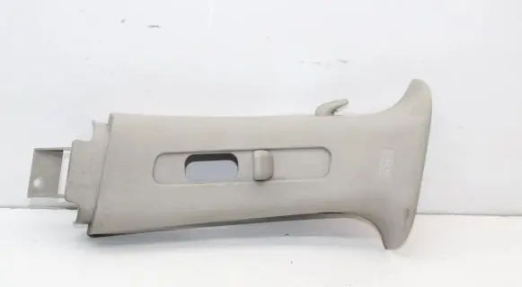 Chrysler 300 - 300C (B) pillar trim (bottom)