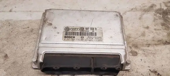 Volkswagen PASSAT B5 Engine control unit/module 8D0907558b