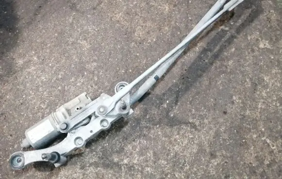 Front wiper linkage and motor