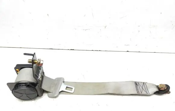 Rear seatbelt