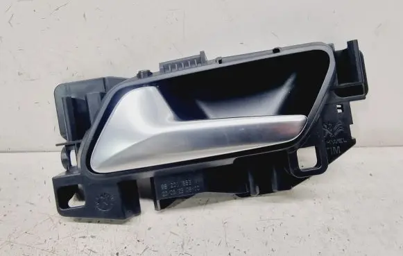 Peugeot 5008 II Front door interior handle 98201553VV