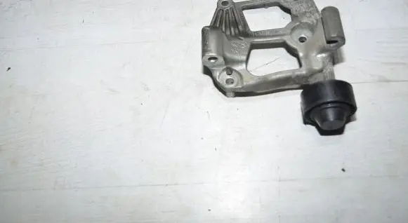 Peugeot 2008 I Generator/alternator bracket 9676865580