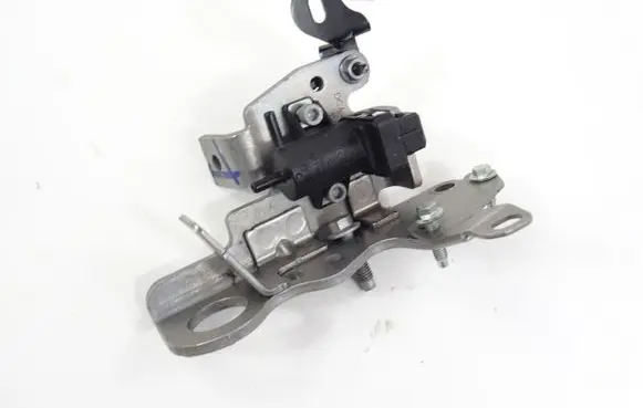 Nissan Juke II F16 Vacuum valve 8200762162
