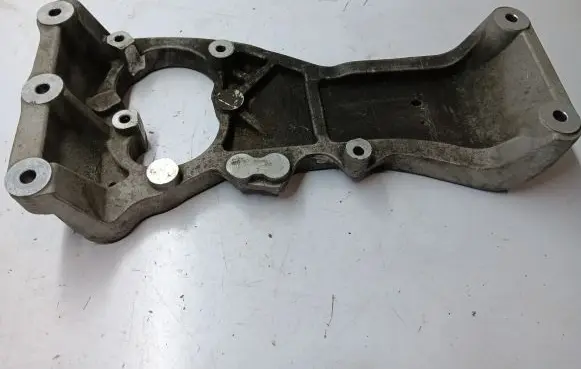 Maserati Levante Gearbox mounting bracket 670034898