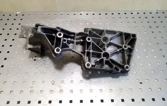 Mitsubishi Outlander Generator/alternator bracket 03G903143E