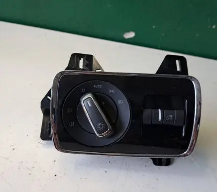 Skoda Superb B6 (3T) Light switch 3T2941565