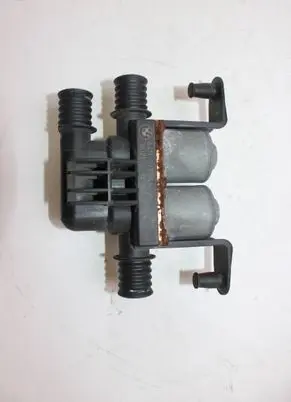 BMW X5 F15 Coolant heater control valve 6910544 1147412166 160210