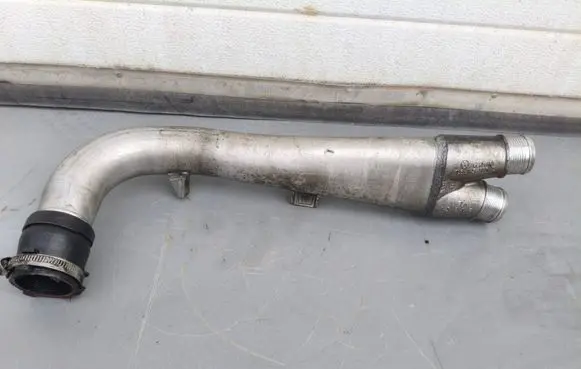 Intercooler hose/pipe