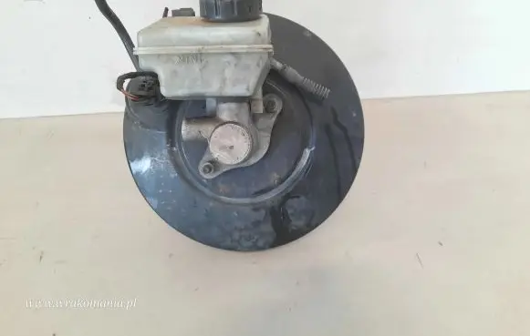 Opel Zafira B Brake booster 13142361