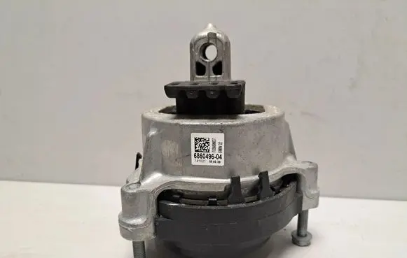 BMW 5 G30 G31 G38 Engine mount bracket 6860496