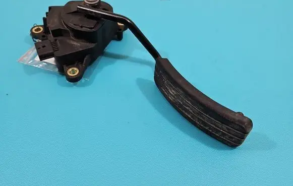 Renault Kangoo II Accelerator throttle pedal 8200436864 IMPRK1467815
