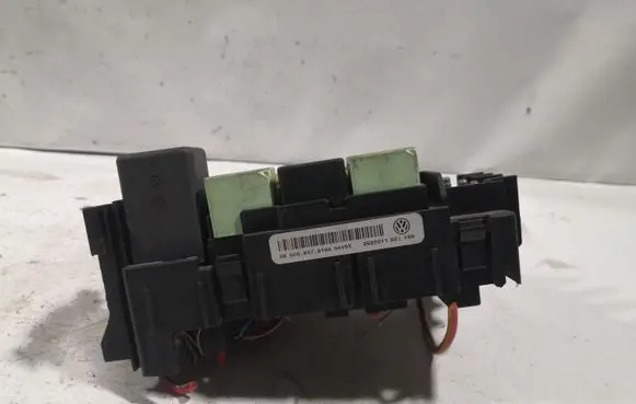 Volkswagen Jetta VI Fuse module 5C0937819A