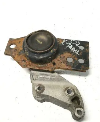Nissan X-Trail T31 Engine mount bracket F6036100