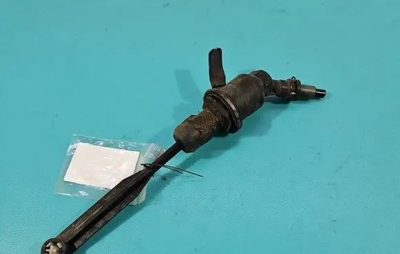 Clutch slave cylinder