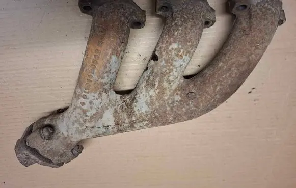 Mercedes-Benz 280 450 W116 Exhaust manifold 1101420502