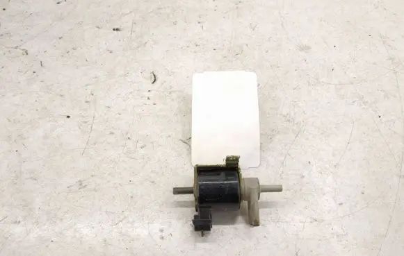Mercedes-Benz E W124 Sensor A0008001178 0008001178