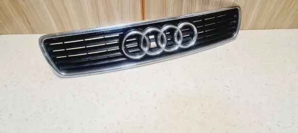 Audi A4 S4 B5 8D Front bumper upper radiator grill 8D0853651