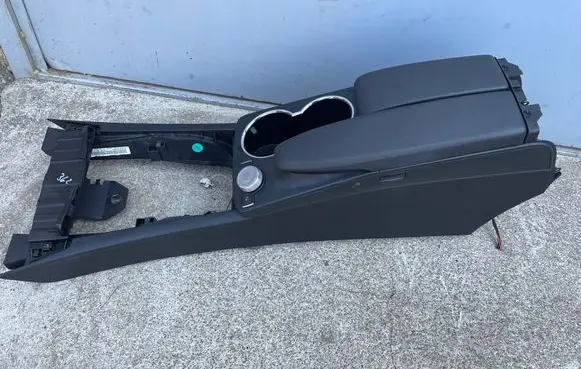 Mercedes-Benz GLK (X204) Armrest A2046800150 0005031010 1048481