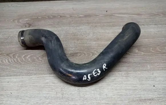 Volvo S60 Engine coolant pipe/hose 30680912