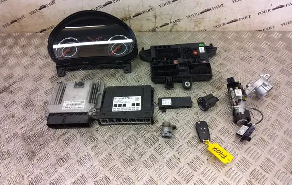 Opel Insignia A Engine ECU kit and lock set 55595540 55579447 0281019867